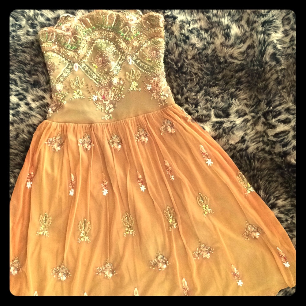 Stunning Designer Kay Unger beaded cocktail dress